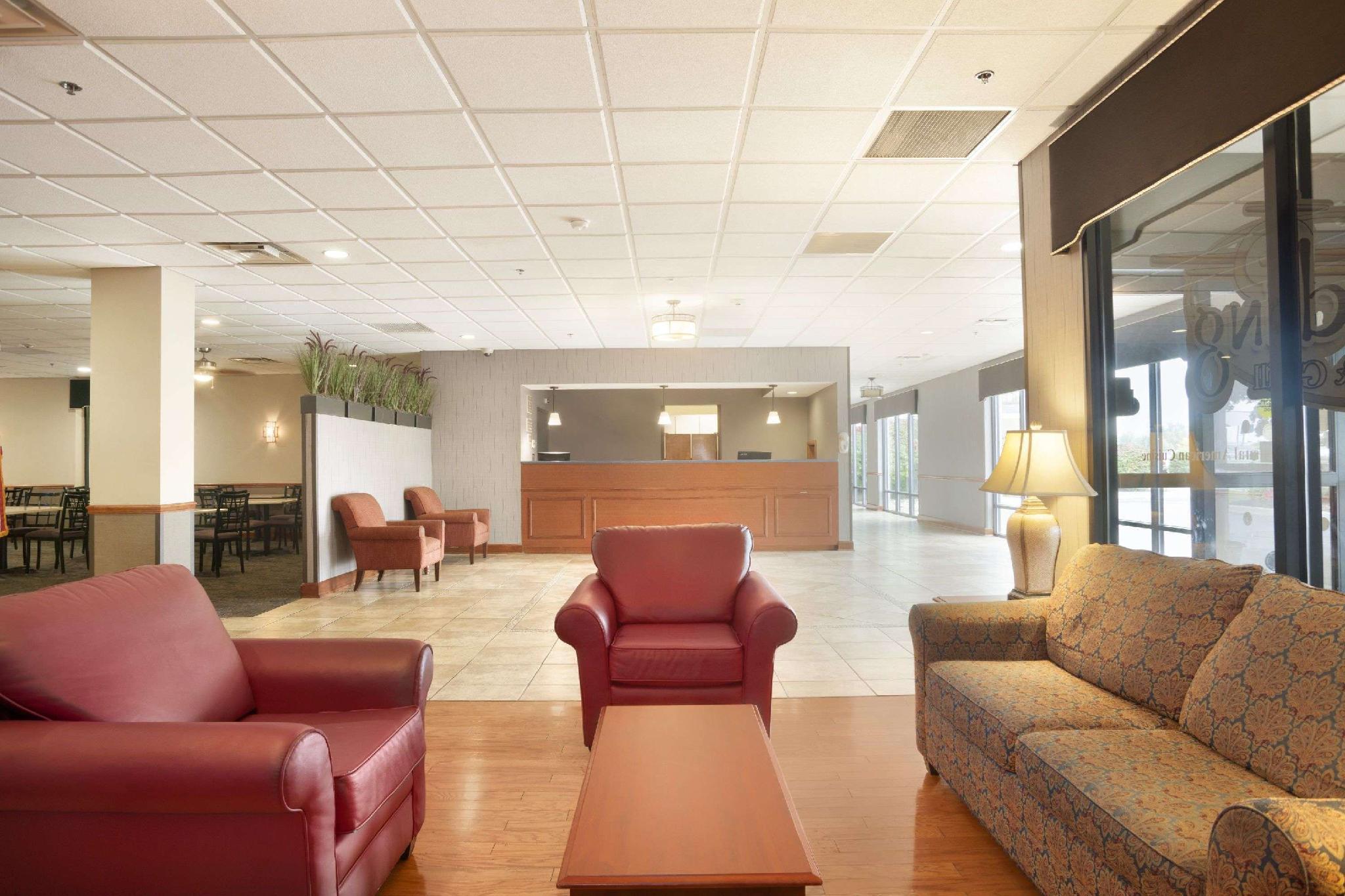 Hotel Comfort & Airport 3*