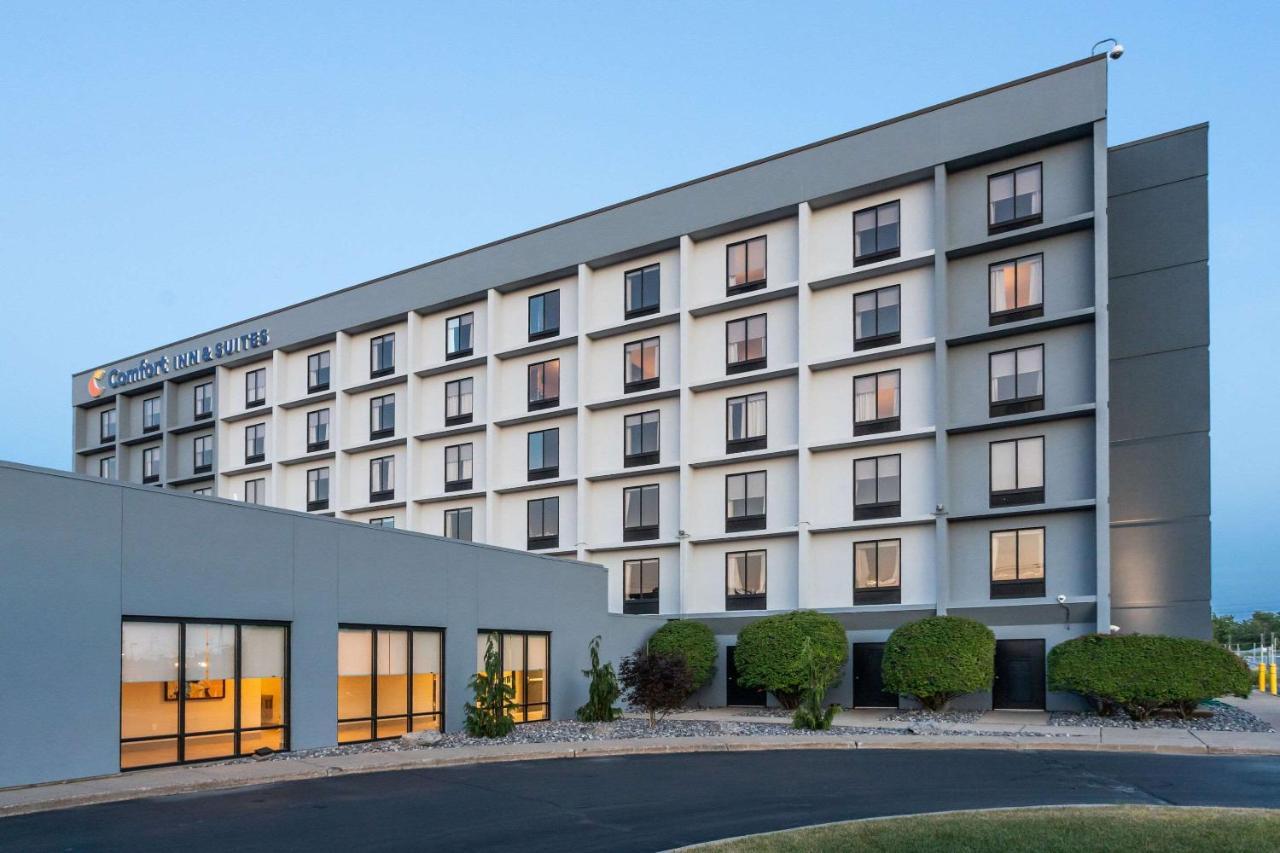 Comfort & Airport Hotel Buffalo