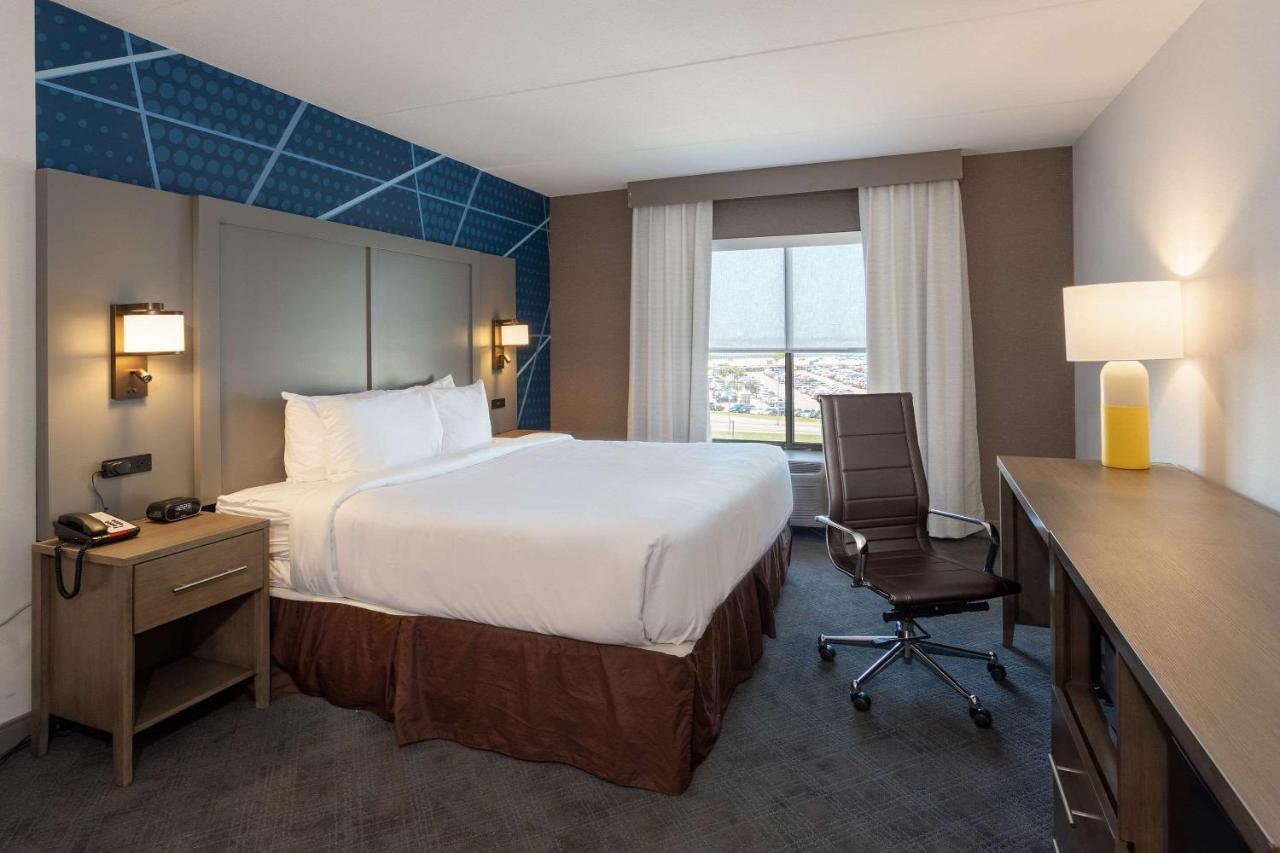 Comfort & Airport Hotel 3*