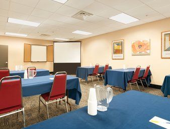 Hotel Comfort & Airport 3*